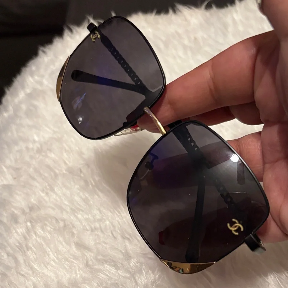 Chic fashion Black and Gold Sunglasses